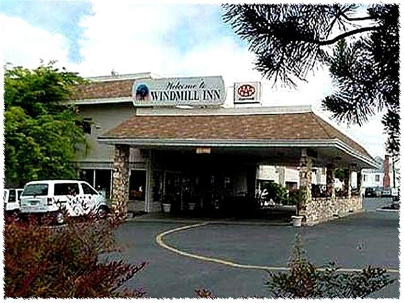 Windmill Inn Of Roseburg Exterior foto