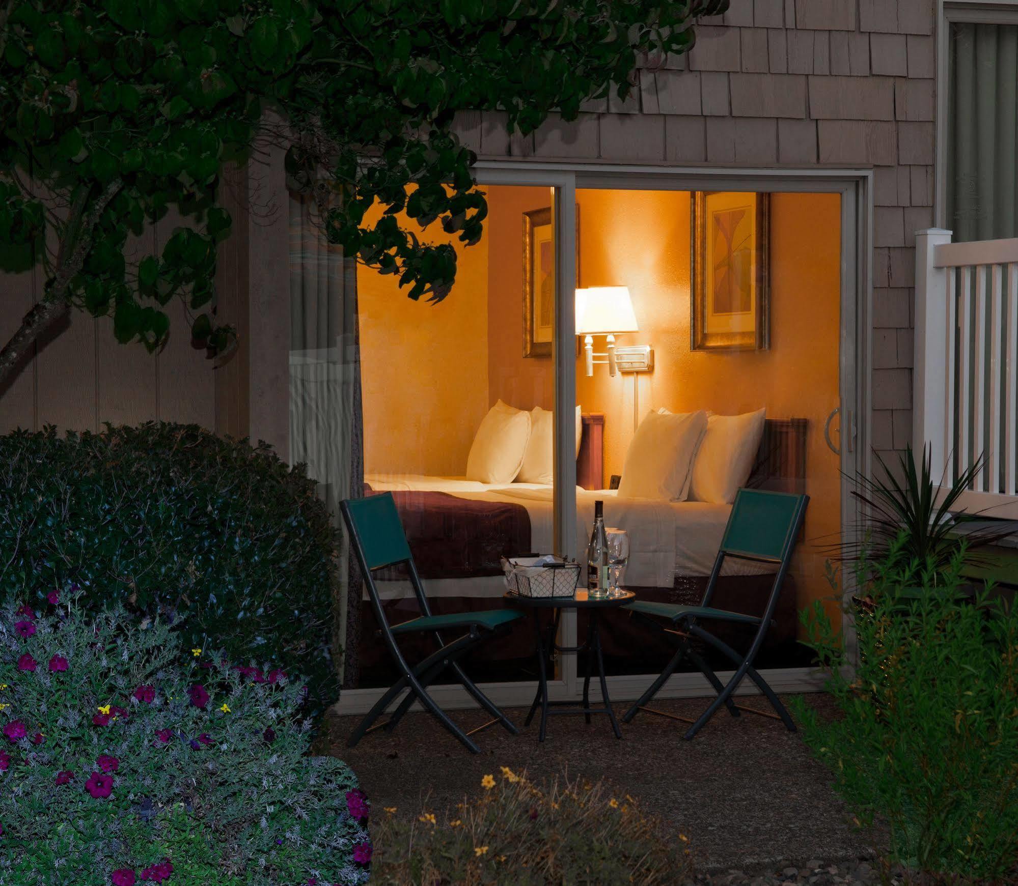 Windmill Inn Of Roseburg Exterior foto